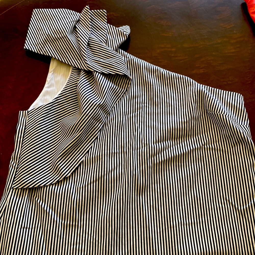 Banana Republic one shoulder black and white striped top with cascading bow